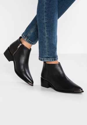 Ankle boot