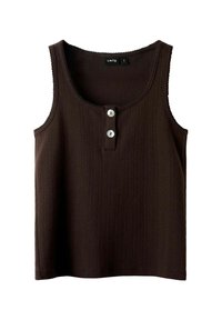 Bruine geribbelde tanktop met een ronde halslijn, voorzien van een knoopsluiting met twee witte knopen en geschulpte randen.