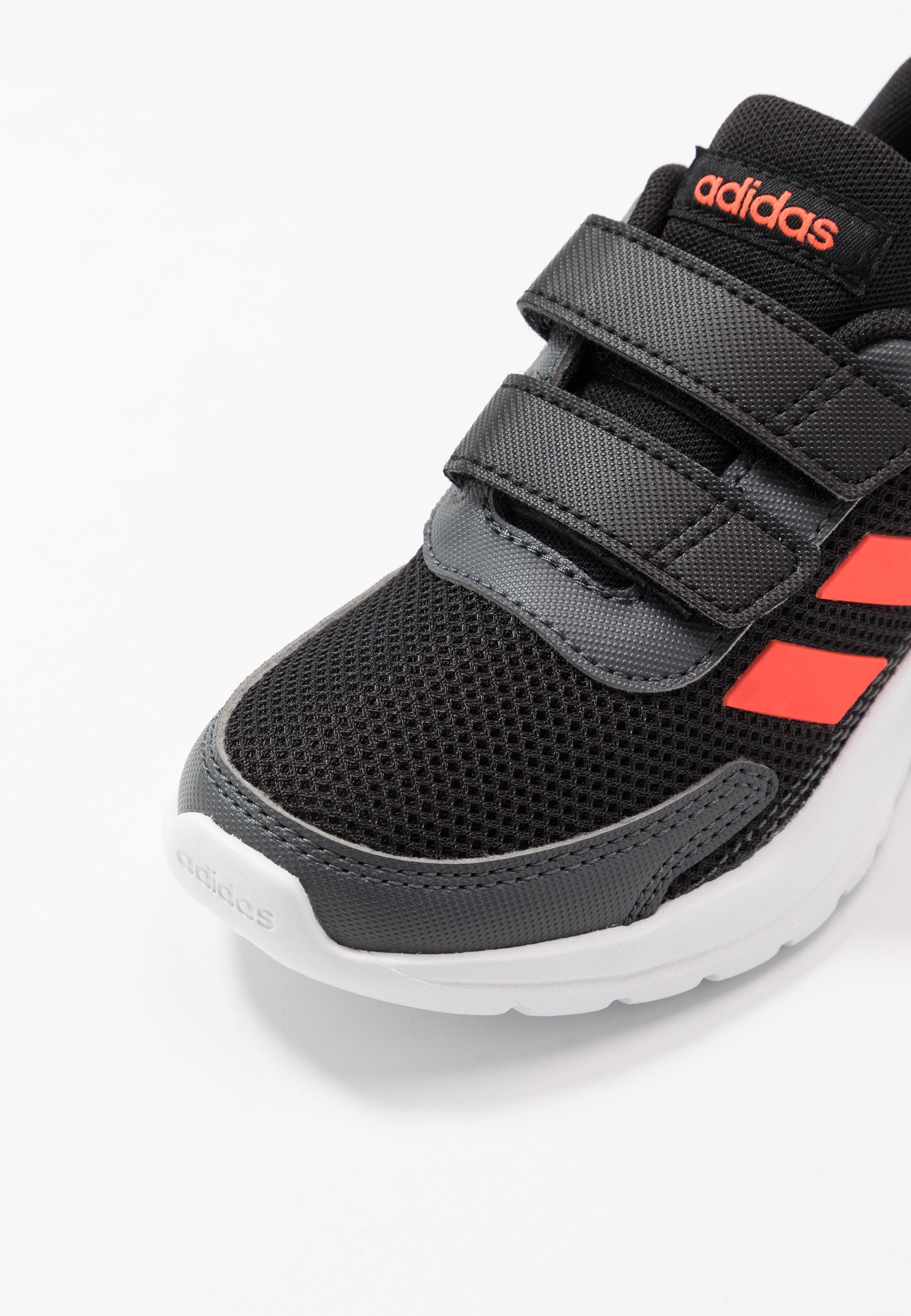 adidas Performance TENSAUR RUN UNISEX - Laufschuh Neutral - core  black/solar red/grey six/schwarz - Zalando.de