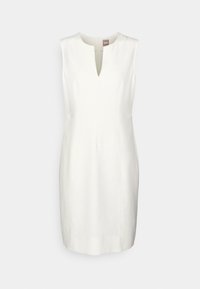 Robe blanche sans manches avec un décolleté en V, présentant une silhouette ajustée et des coutures subtiles. Fabriquée en tissu léger, au toucher doux.