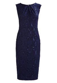 Tyrkysové bezrukávové šaty s květinovým krajkovým vzorem a flitry. Šaty mají nařasený výstřih a úzký siluetu, s délkou po kolena.