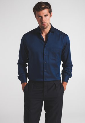 MODERN FIT - Overhemd - marine