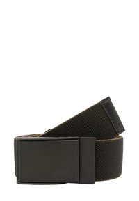 Sort tekstureret stofbælte rullet op med en mat sort rektangulær metalspænde.