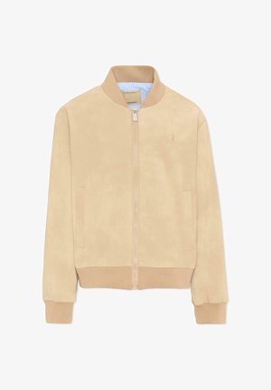 Cazadora bomber de ante beige con cuello, puños y bajo acanalados, cremallera frontal y bolsillos laterales, con un pequeño logo bordado en el pecho.