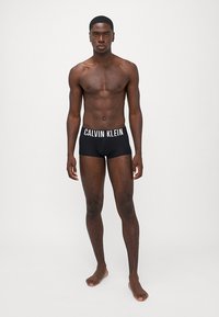 Calvin Klein Underwear LOW RISE TRUNK INTENSE POWER 3 PACK - Ozke boksarice - black/syrah/sand brown