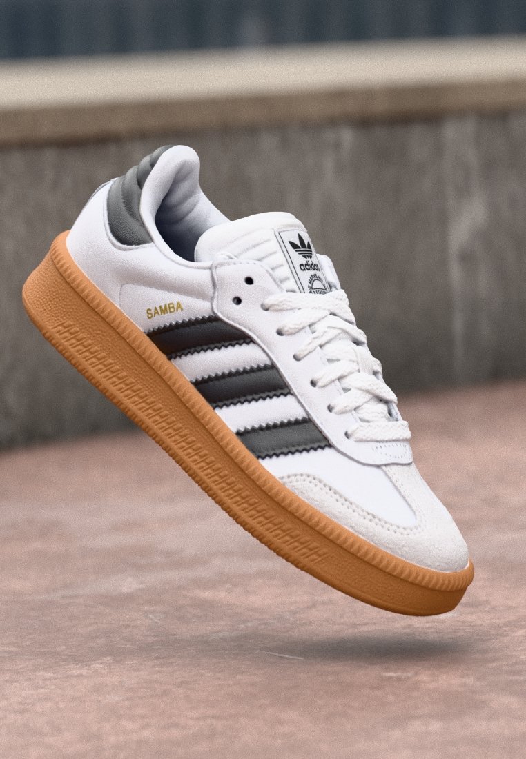 adidas サンバ SAMBA XLG ブラック/ホワイト　22cm ADIDAS SAMBA XLG WHITE & BLACKが2/10に国内発売予定【販売店舗
