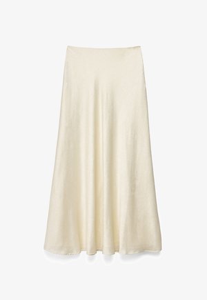 Midi saténová sukňa krémovej farby s hladkou textúrou a miernym rozšírením, visiaca rovno na bielom pozadí.