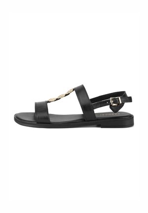 Černá sandála s plochou podrážkou, s hladkým koženým svrškem, tenkými pásky a dekorativními zlatými prvky přes nárt.