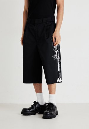 PRINTED XL GOLIATH - Šorti - black