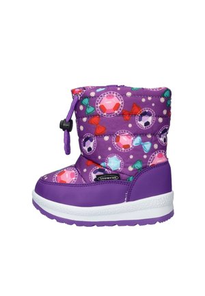 Paarse sneeuwlaarzen met een gewatteerde stof bovenwerk met een patroon van kleurrijke edelstenen en strikjes, zwarte elastische trekker en witte zool.