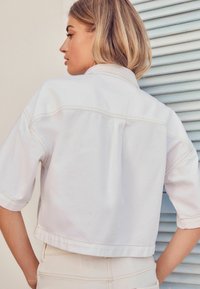 Next CROPPED - Nööpidega pluus - white