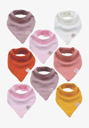 Nove bavaglini in cotone a forma di bandana in tonalità tenui: rosa, bianco, arancione, viola e giallo. Ognuno presenta una chiusura a scatto e un piccolo tag con logo.