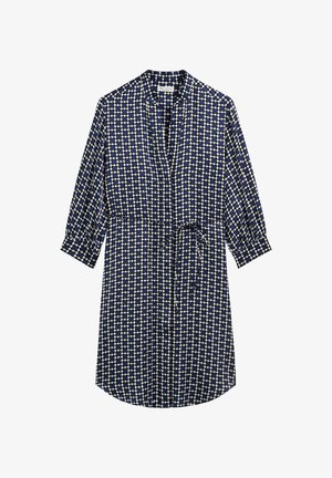 Robe chemise bleu marine avec un motif géométrique crème, dotée d'un col, de manches trois quarts, d'une taille cintrée avec un lien, et d'un ourlet arrondi.