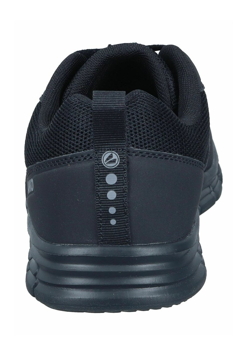 Zwarte sportieve schoenen met een bovenwerk van mesh, een gevoerde kraag en een gestructureerde rubberen zool. Bevat een trekband en ronde accenten op de hiel.