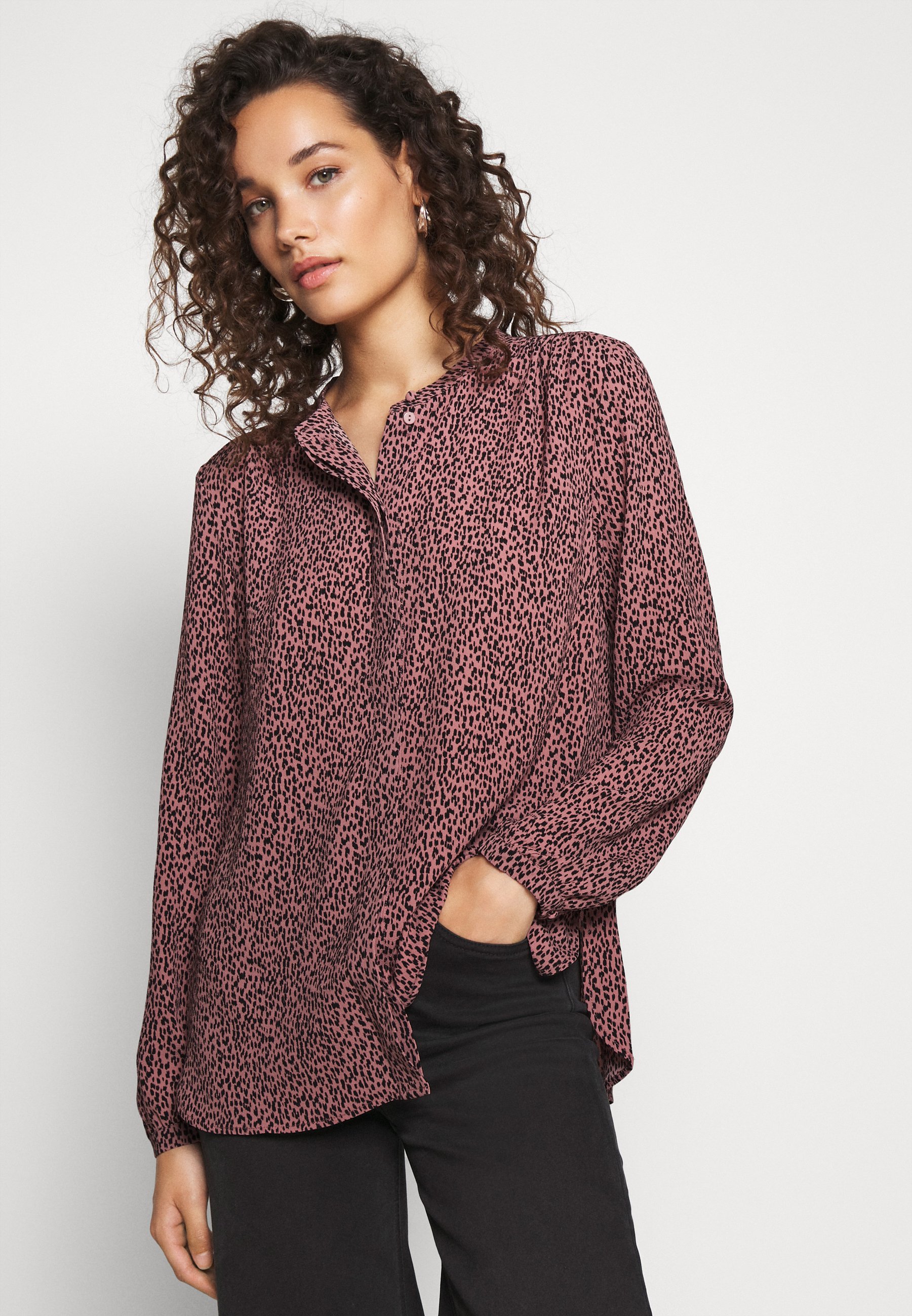 Modström EMILY PRINT SHIRT Skjorte rose Zalando.no Modström FILO PRINT Skjorte maroon grid Zalando.no