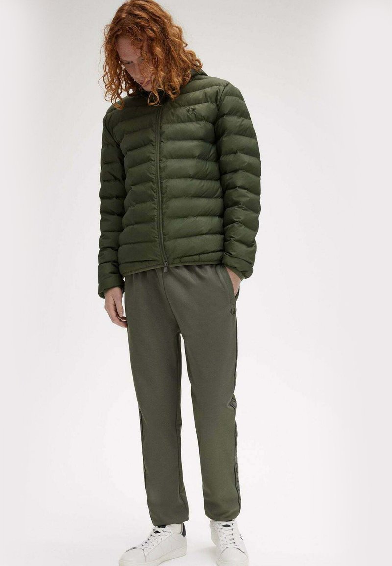 Usa Outlet Fred Perry Giacca Sportiva Corta Nera Con Fettucce