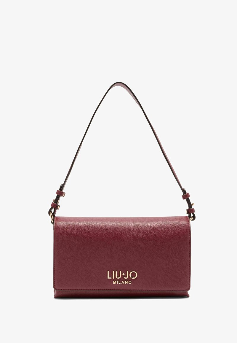 Borsa in pelle borgogna con tracolla staccabile, caratterizzata da una superficie liscia e dettagli del logo dorati. Forma rettangolare compatta.