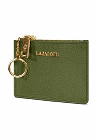 Porte-cartes en simili cuir texturé vert avec quincaillerie dorée, doté d'une fermeture éclair et d'un attache-clés amovible. Logo embossé sur le devant.