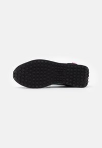 Puma FUTURE RIDER PLAY ON UNISEX - Sapatilhas - porcelain/ebony/black