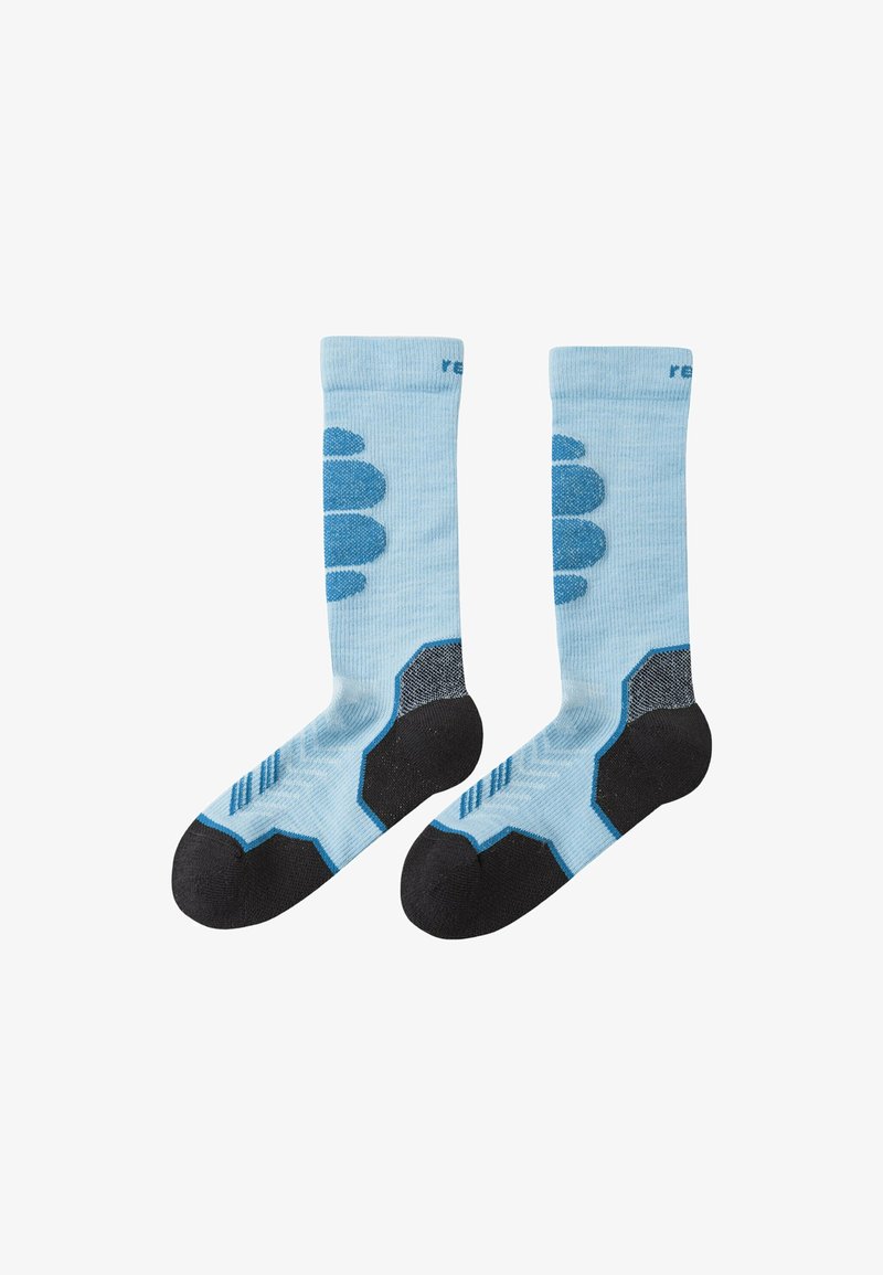 Calze al ginocchio blu e azzurro chiaro con accenti scuri sulle punte e sui talloni. Presentano motivi testurizzati e polsini a coste per il comfort.