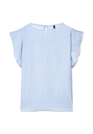 Blouse féminine bleu clair avec manches courtes volantées, texture verticale subtile et petite fermeture à bouton au dos du col.