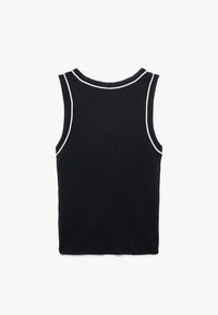 Schwarzes geripptes Tanktop mit rundem Ausschnitt und weißen Akzentnähten entlang der Kanten. Ärmelloses Design mit geradem Schnitt am Saum.