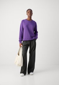 Marc O'Polo DENIM RAGLAN SLEEVES - Melegítőfelső - active purple