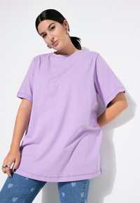 Studio Untold LONGLINE - Jednoduché tričko - lilac