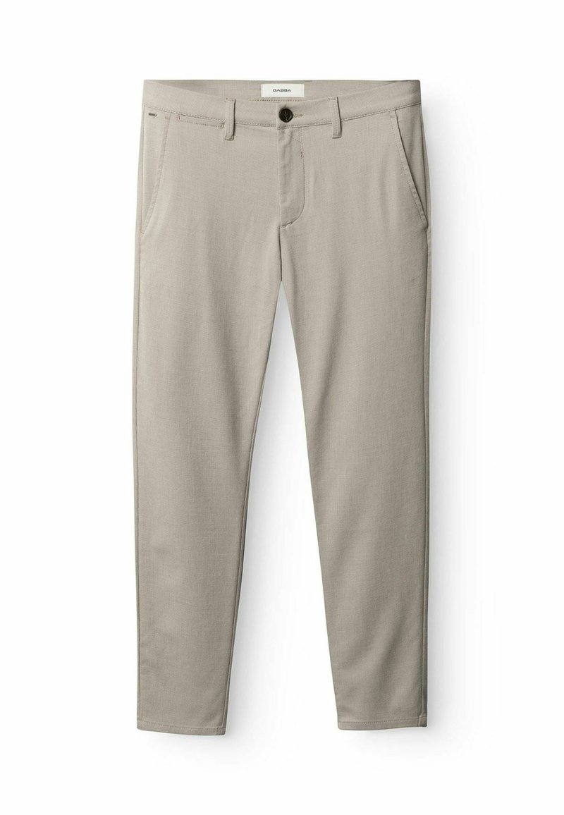 Beige pamut nadrág, slim fit szabásban, két elülső zsebbel, gombos záródással, valamint diszkrét varrási részletekkel az illesztések mentén.