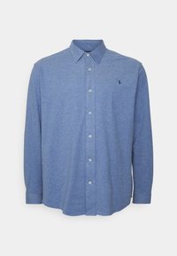 Niebieska, długorękawowa koszula zapinana na guziki, wykonana z teksturowanej tkaniny, z kołnierzykiem, sześcioma guzikami i małym logo na lewej piersi.