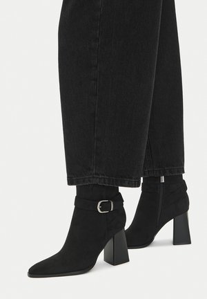 WITH A BLOCK - Magassarkú bokacsizmák - black