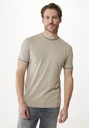 - T-shirt basic