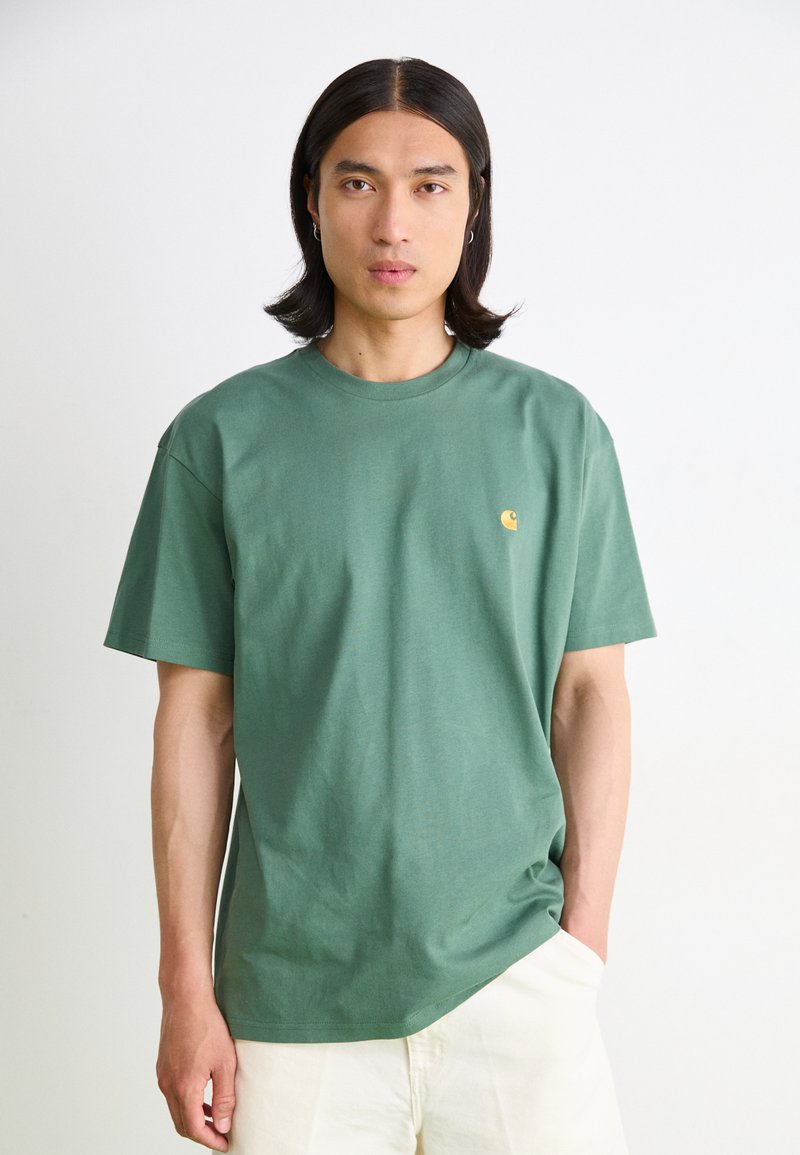 Carhartt WIP CHASE - Basic T-shirt - duck green/gold