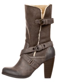 Bottine en faux cuir marron avec doublure en fourrure, bandes décoratives et talon empilé. Présente une pointe ronde et des détails en boucle.