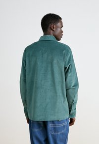 Dickies Camisa - lincoln green