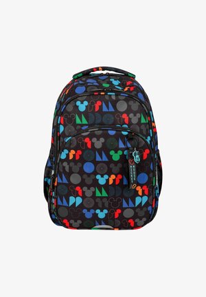 Zaino nero con motivi geometrici colorati e silhouette di Topolino in rosso, verde, blu e grigio. Chiusura con zip e etichetta del logo.