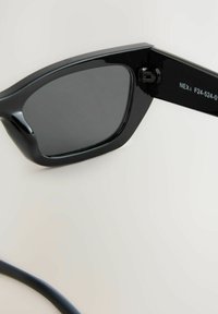 SQUARE - Occhiali da sole - black