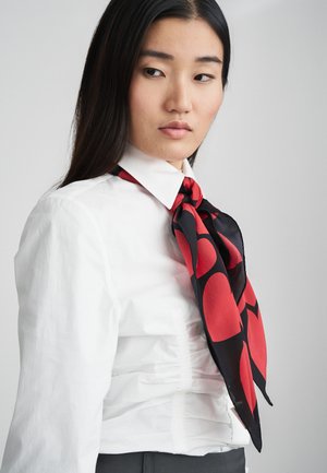 SCARF 90X90  - Selyemkendő - red