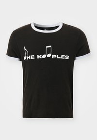 - T-shirt z nadrukiem