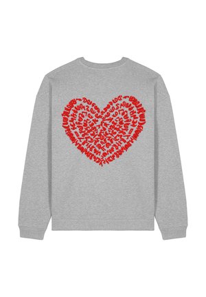 Grijze sweatshirt met een groot rood hartontwerp gevuld met verschillende vormen en patronen, ronde halslijn en ribgebreide manchetten.