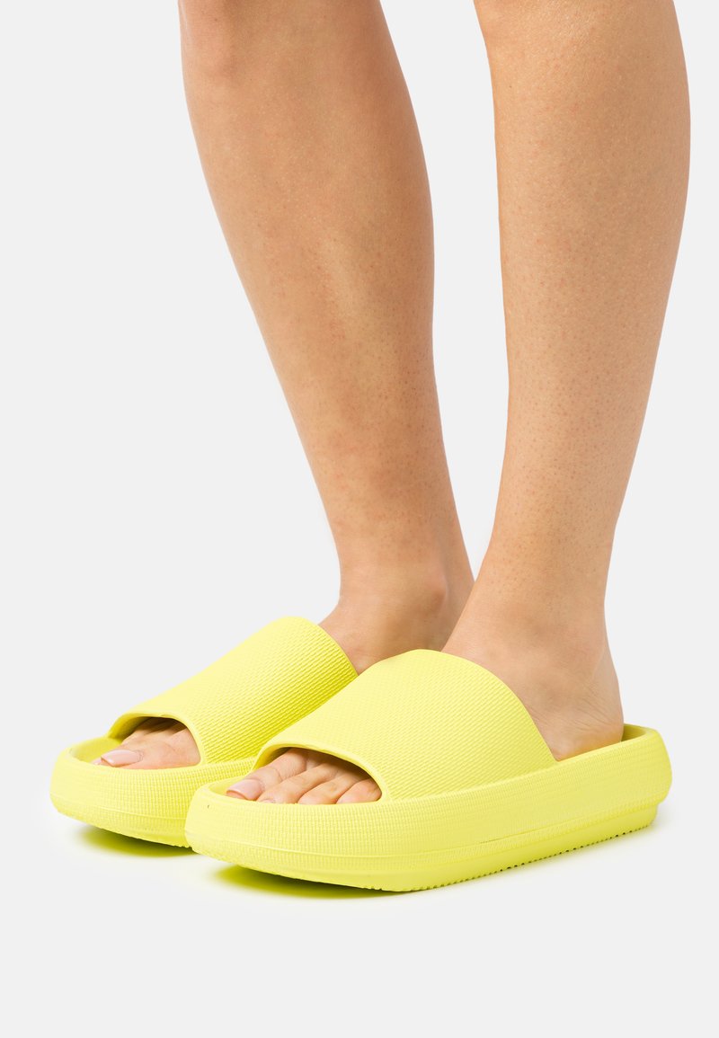 Even&Odd Pool slides yellow/green/yellow Zalando.co.uk