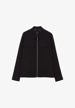 Giacca nera con chiusura a zip, due tasche anteriori applicate, colletto e maniche lunghe. Realizzata in un tessuto liscio. Design minimalista.