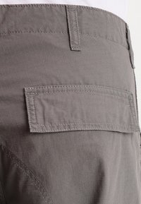 Carhartt WIP Cargohose - grey