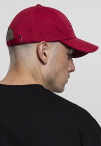 Flexfit LOW PROFILE - Pet - cranberry