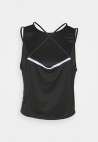 Svart ärmlös sporttop med nätstruktur, korsad ryggdesign och en reflekterande vit detalj tvärs över den övre delen av ryggen.