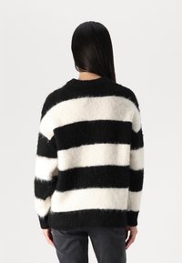 Gina Tricot STRIPE SWEATER - Πουλόβερ - black/white