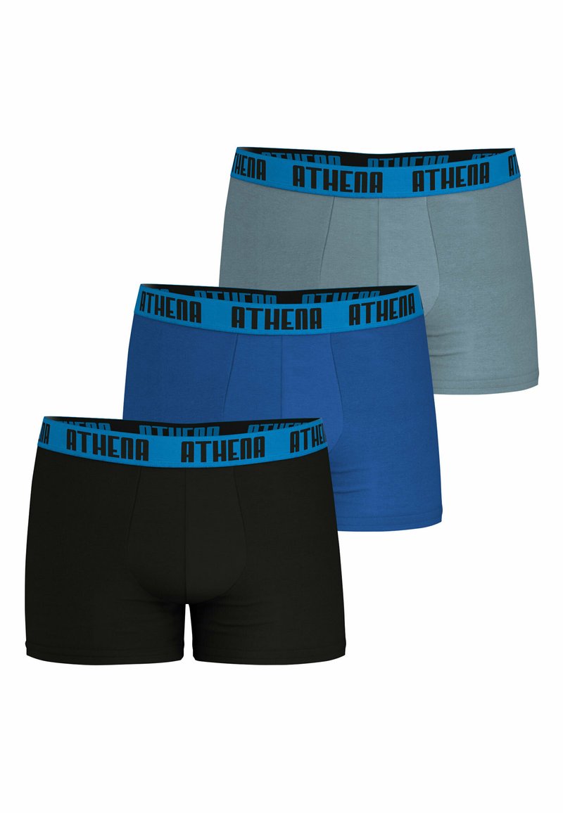 Trois paires de boxers en noir, bleu et gris. Chacune a une ceinture élastique bleue portant "ATHENA" en lettres noires. Tissu lisse.