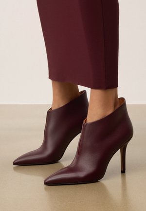 MANTIDA - Højhælede pumps - bordeaux