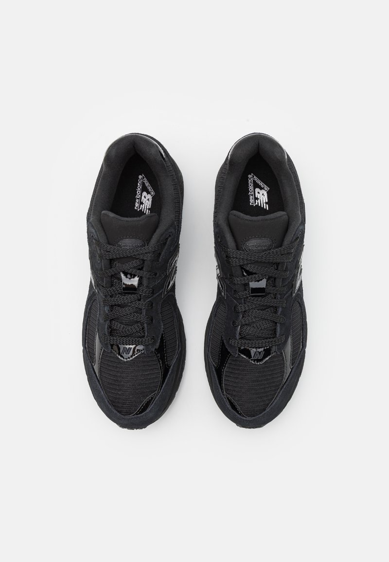 New Balance M2002 UNISEX - Sneaker low - black/schwarz - Zalando.de