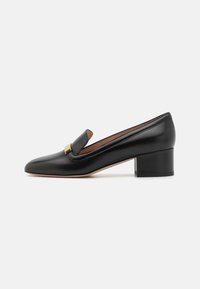 Valitud, black